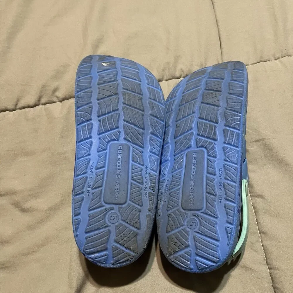 Discovery Shark Week Rugged Blue Shark Graphic Rubber Clogs Slip On Size 5